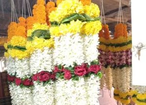 Mums & Rose Wedding Garland